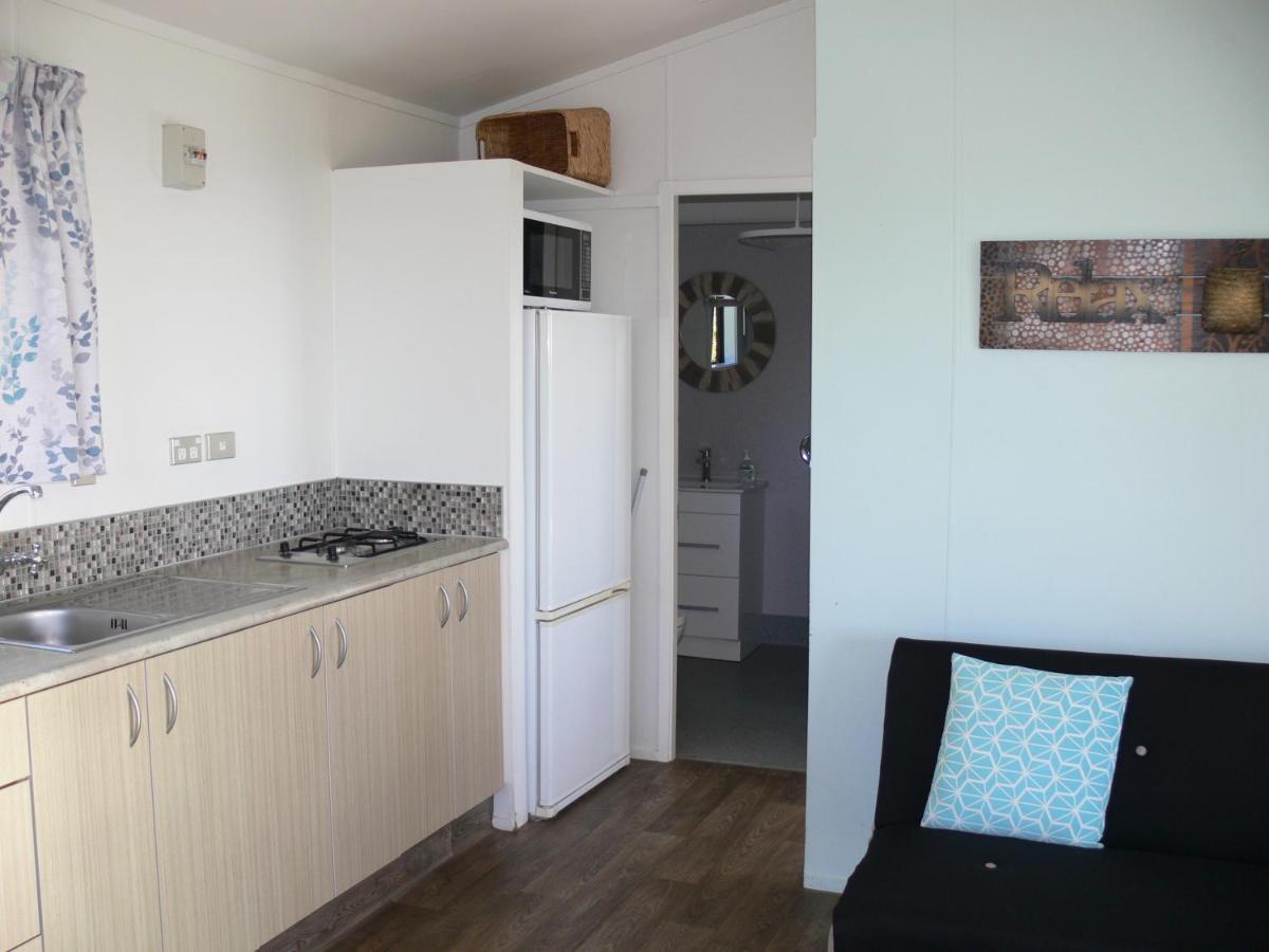 Oakura Beach Holiday Park Rom bilde